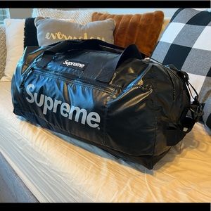Supreme Duffle Bag (FW17) - Black/Silver